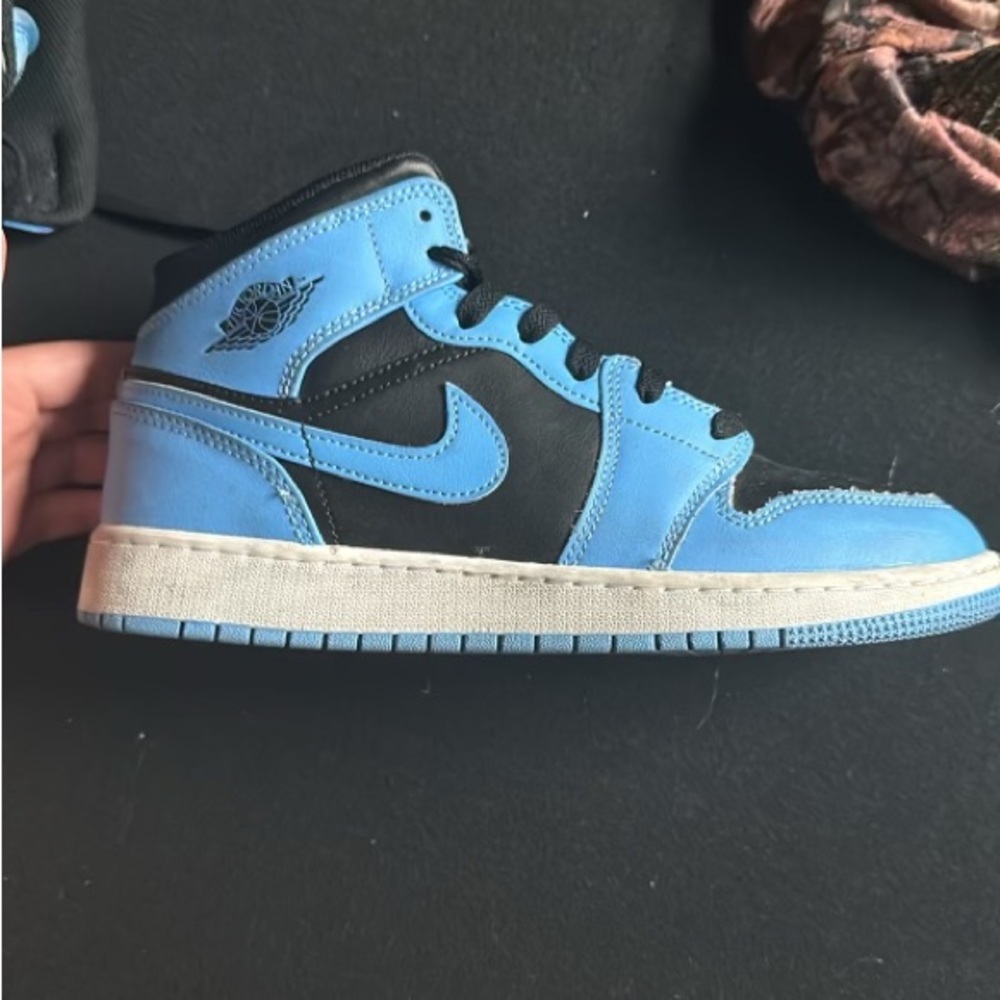 Men’s Jordan University sneakers